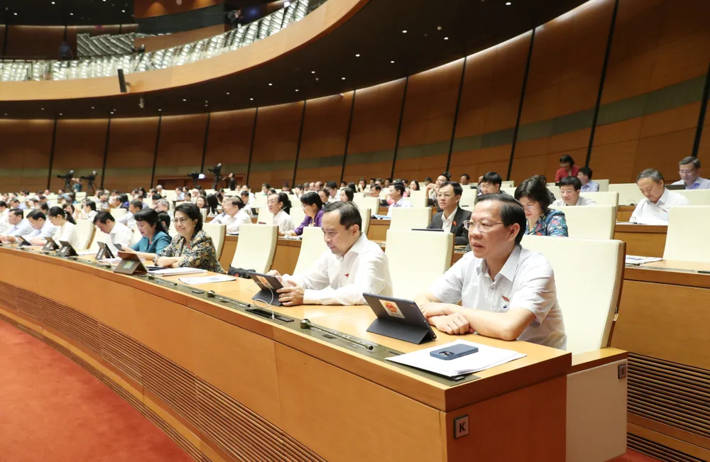 Đại biểu Quốc hội dự phiên họp sáng 1-11. Ảnh: QUANG PHÚC