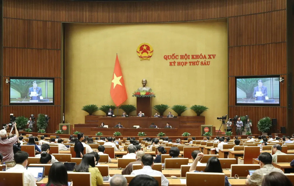 Quốc hội tiếp tục thảo luận ở hội trường, sáng 2-11. Ảnh: QUANG PHÚC