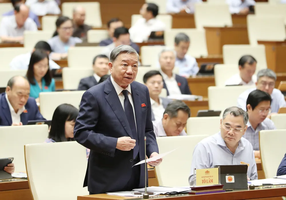 Đại tướng Tô Lâm, Bộ trưởng Bộ Công an trả lời chất vấn. Ảnh: QUANG PHÚC