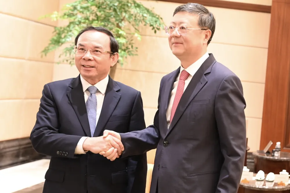 Bí thư Thành ủy TPHCM Nguyễn Văn Nên hội đàm với Bí thư Thành ủy Thượng Hải. Ảnh: VĂN MINH