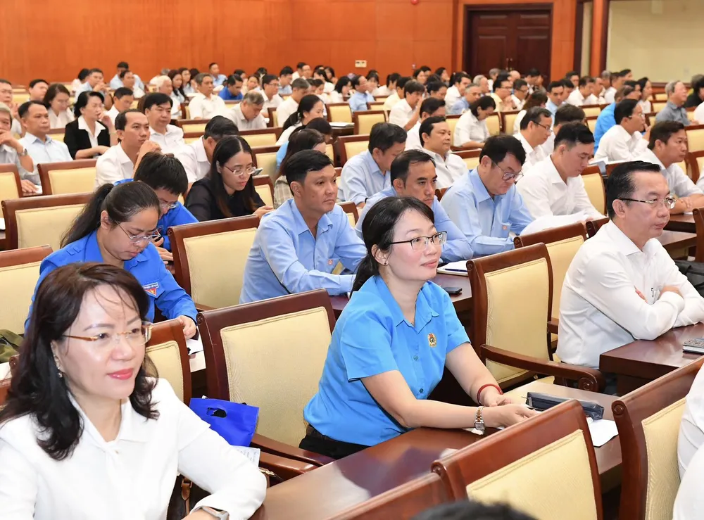 Các đại biểu dự hội nghị. Ảnh: VIỆT DŨNG