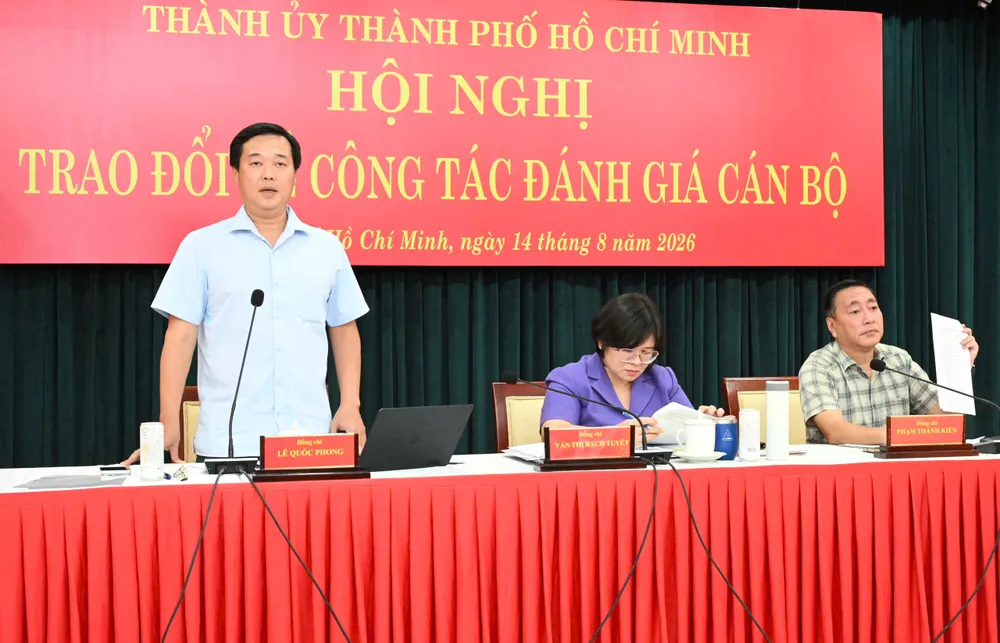 Trưởng Ban Tổ chức Thành ủy TPHCM Phạm Thành Kiên phát biểu tại hội nghị. Ảnh: VIỆT DŨNG
