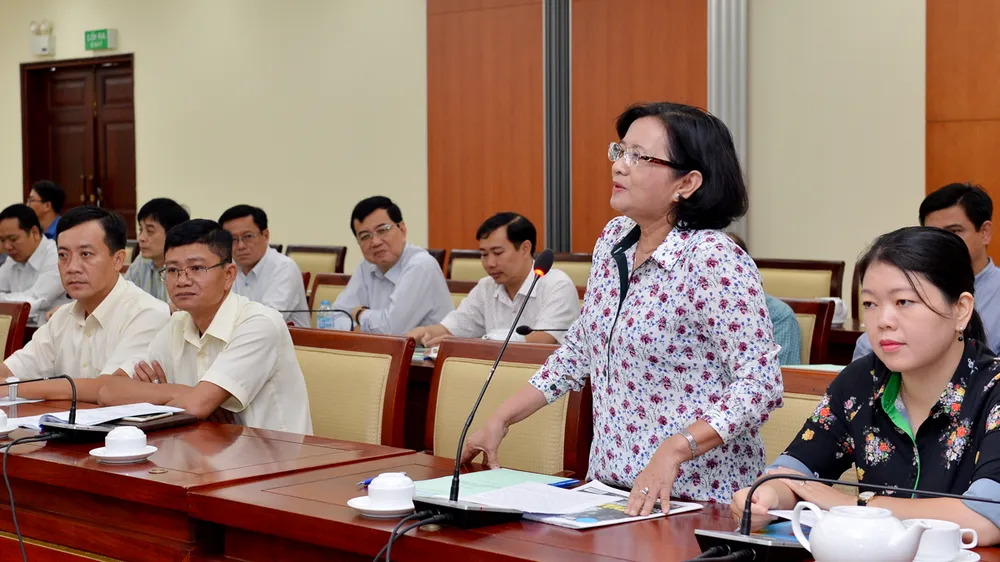 Đồng chí Thân Thị Thư, Ủy viên Ban Thường vụ, Trưởng Ban Tuyên giáo Thành ủy TPHCM phát biểu trao đổi tại lớp bồi dưỡng. Ảnh: VIỆT DŨNG