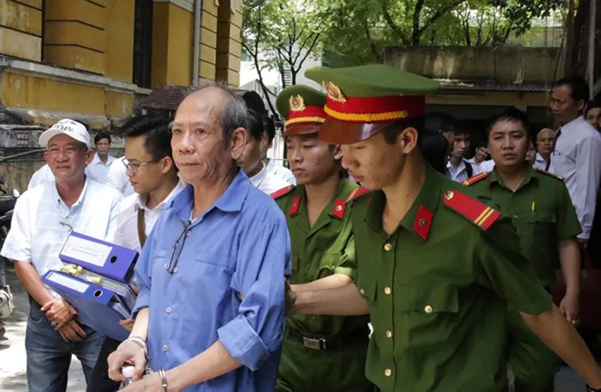 Vụ lừa đảo chiếm đoạt tiền Ngân hàng Agribank: Triệu tập điều tra viên làm rõ về bản cung lập sẵn ảnh 2