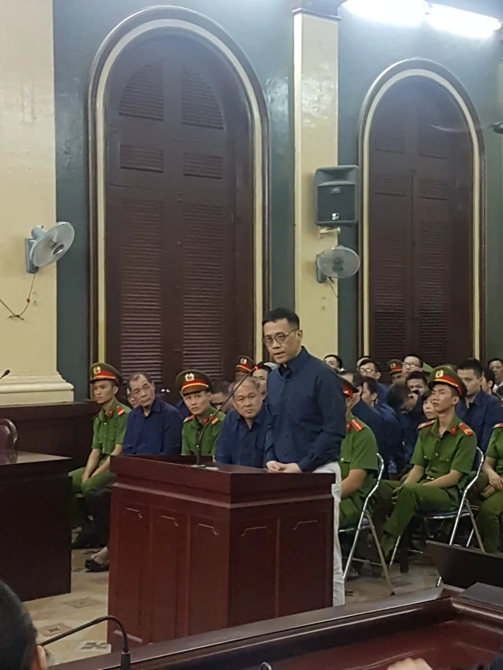 Các bị cáo Phạm Công Danh, Trầm Bê lại chuẩn bị ra tòa ảnh 1