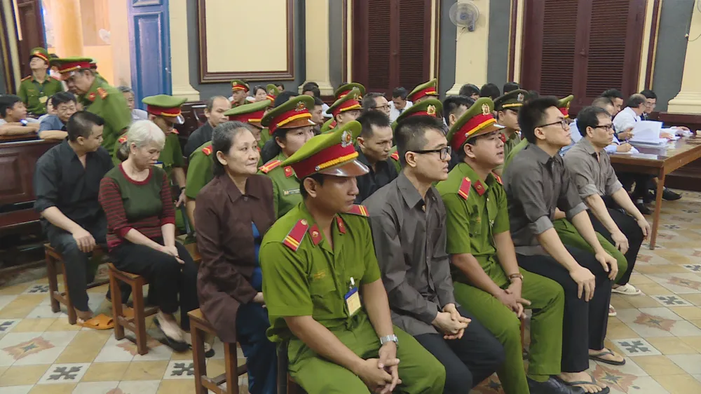 Xét xử 12 bị cáo hoạt động lật đổ chính quyền: Nguyen James Han, Phan Angel bị đề nghị 14-16 năm tù ảnh 1