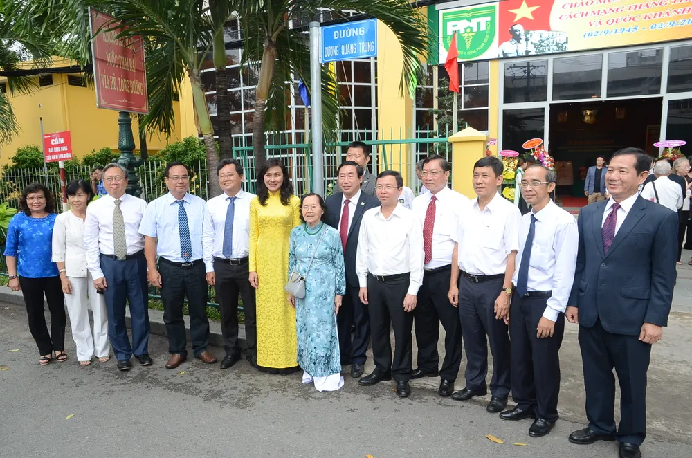Một con đường được đặt tên Thầy thuốc Nhân dân Dương Quang Trung ảnh 3