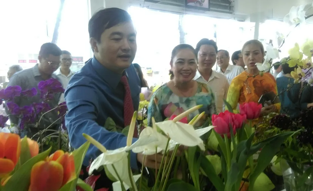 Ra mắt Phố chuyên doanh hoa Hồ Thị Kỷ ảnh 2