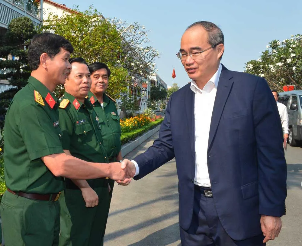 Đảm bảo an ninh trật tự để người dân thành phố vui tết trọn vẹn ảnh 2