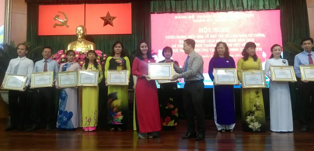 Quận 10 tuyên dương 144 gương điển hình làm theo Bác ảnh 2