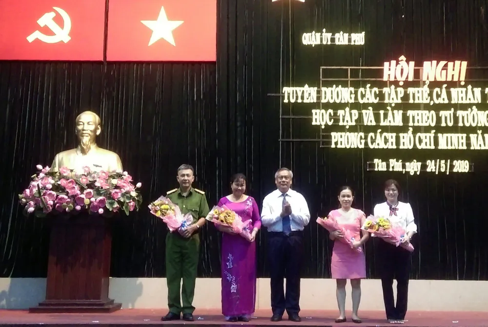 Quận Tân Phú tuyên dương gương làm theo Bác ảnh 1