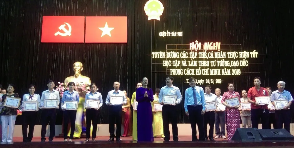 Quận Tân Phú tuyên dương gương làm theo Bác ảnh 3