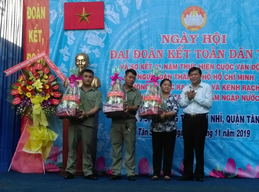 Sức dân chia sẻ nhau tạo nên nét đẹp trên địa bàn dân cư ảnh 1