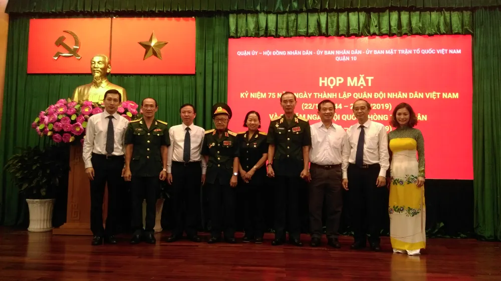 Gặp mặt cán bộ quân đội nghỉ hưu ảnh 2