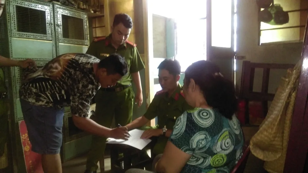 Bắt đối tượng tàng trữ, vận chuyển pháo lậu  ảnh 3