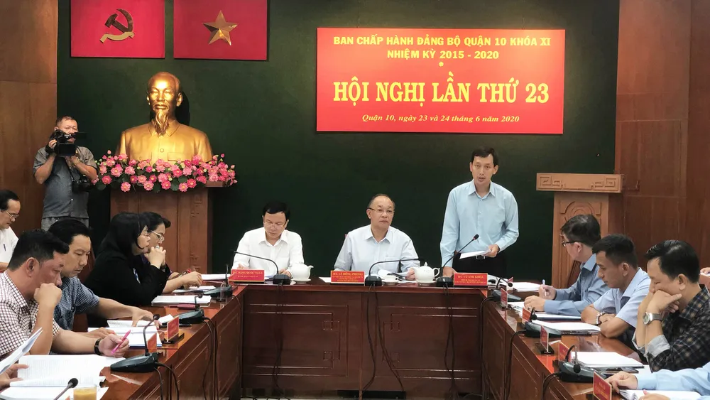 Quận 10 phát triển kinh tế đi đôi với đảm bảo an ninh quốc phòng ảnh 1