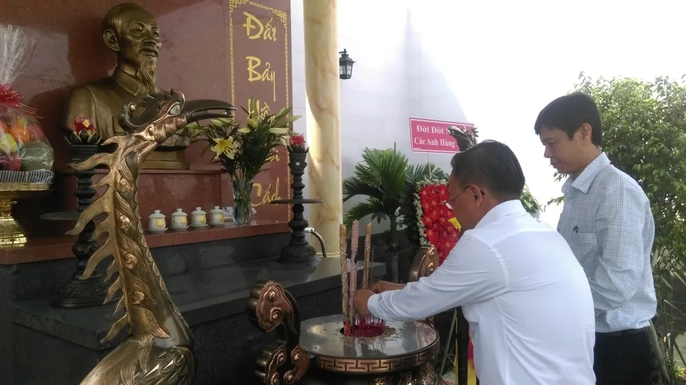 Trưởng Ban Dân vận Thành ủy TPHCM thăm các gia đình chính sách ảnh 5