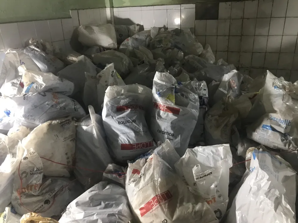 Găng tay y tế giả “lên đời” từ găng tay trôi nổi, kém chất lượng ảnh 1