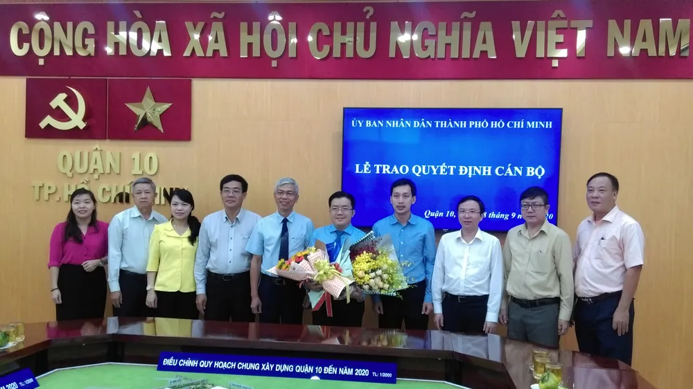 Ông Nguyễn Huy Chiến giữ chức vụ Phó Chủ tịch UBND quận 10 ảnh 2