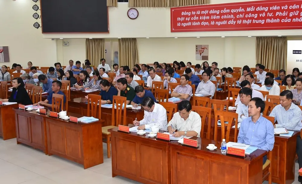 Nâng cao trách nhiệm công vụ của cán bộ, đảng viên ảnh 2