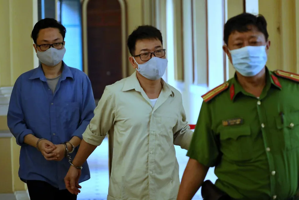 Cựu Phó Chánh án TAND quận 4 bị đề nghị từ 18-24 tháng tù ảnh 1