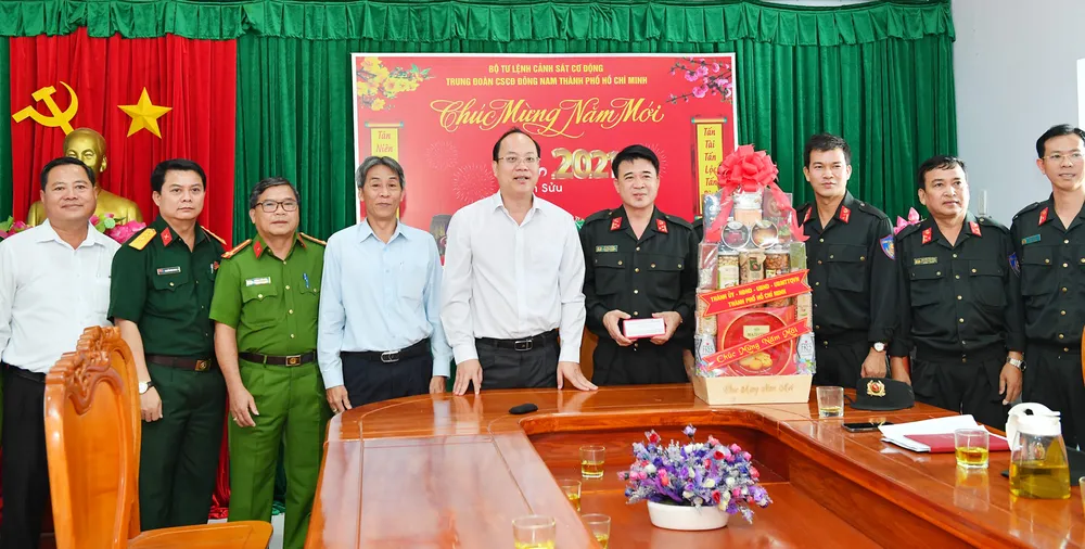 Đồng chí Nguyễn Hồ Hải thăm, chúc Tết nhiều đơn vị, cá nhân ảnh 2