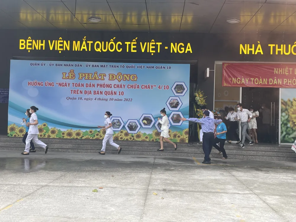 Tuyên dương 61 cán bộ chiến sĩ cảnh sát PCCC TPHCM có thành tích xuất sắc ảnh 8