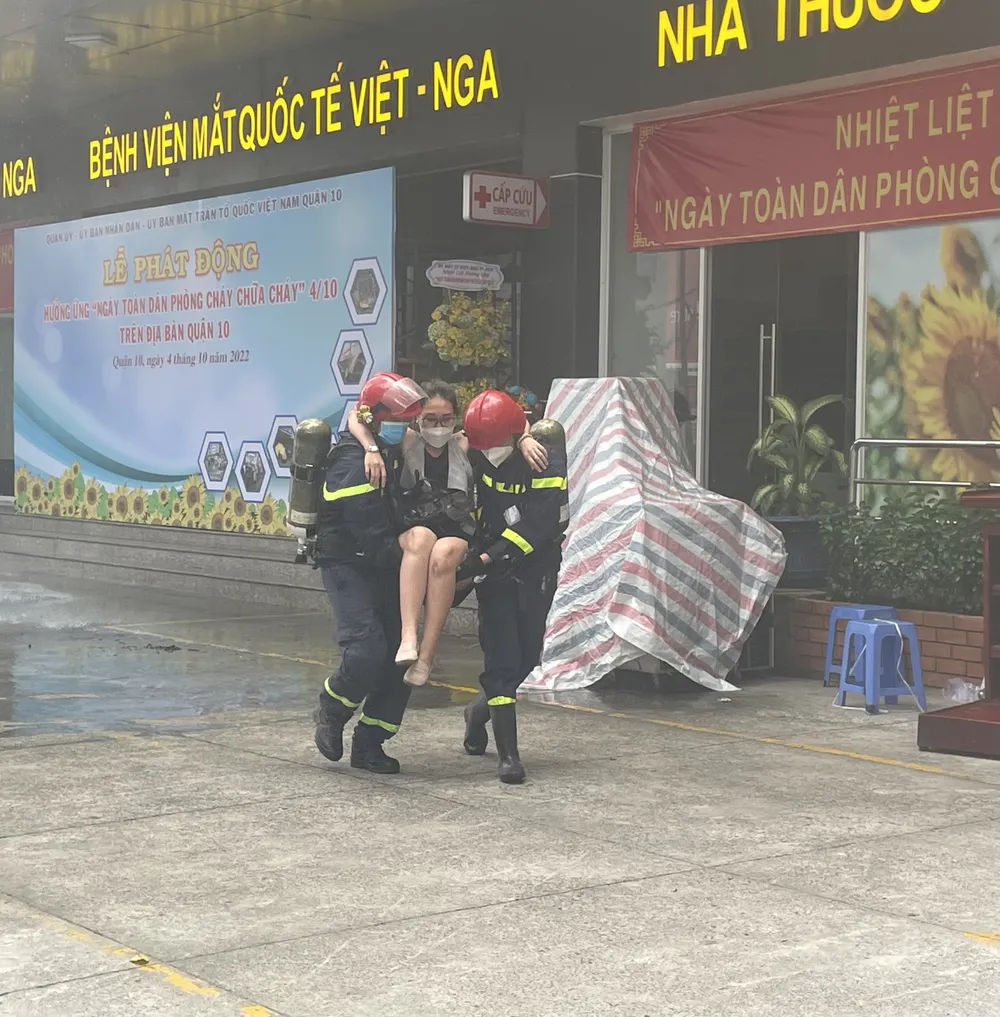 Tuyên dương 61 cán bộ chiến sĩ cảnh sát PCCC TPHCM có thành tích xuất sắc ảnh 10