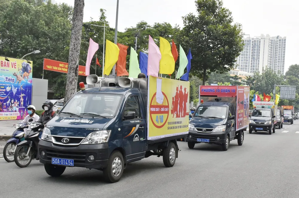 Tuyên dương 61 cán bộ chiến sĩ cảnh sát PCCC TPHCM có thành tích xuất sắc ảnh 14