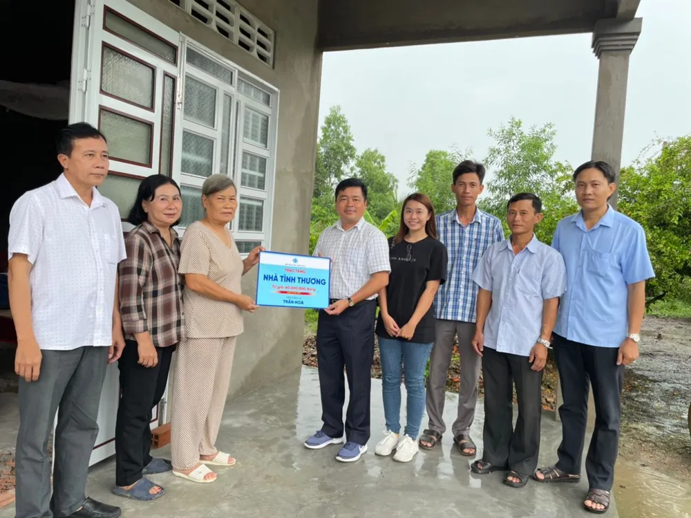 Trao gửi yêu thương đến người có hoàn cảnh khó khăn ảnh 5