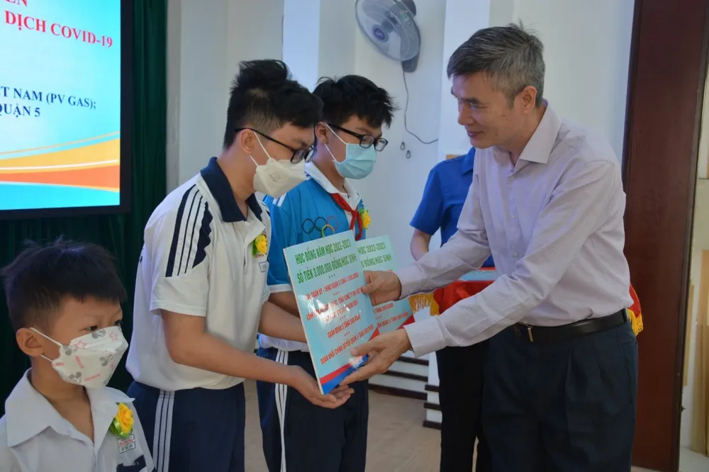 Trao gửi yêu thương đến người có hoàn cảnh khó khăn ảnh 8