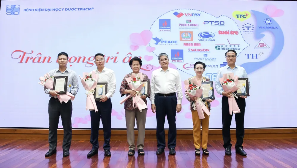 Trao gửi yêu thương đến người có hoàn cảnh khó khăn ảnh 3