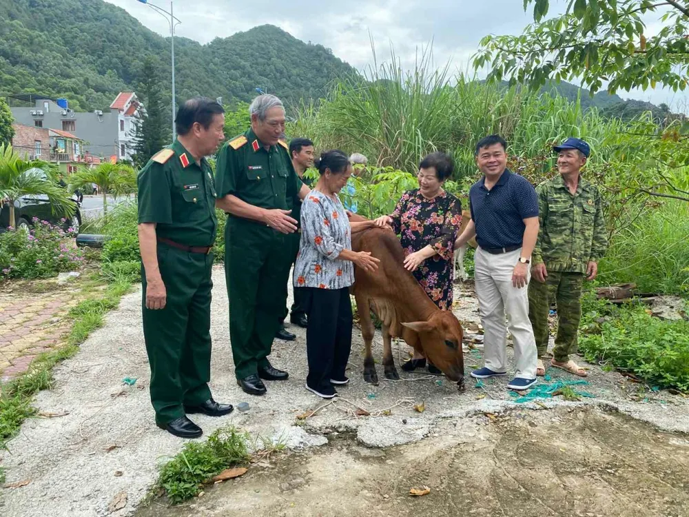 Trao gửi yêu thương đến người có hoàn cảnh khó khăn ảnh 9