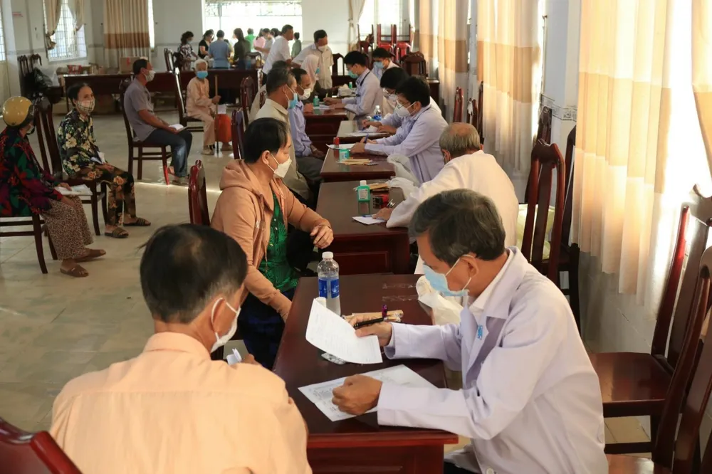 Trao gửi yêu thương đến người có hoàn cảnh khó khăn ảnh 7