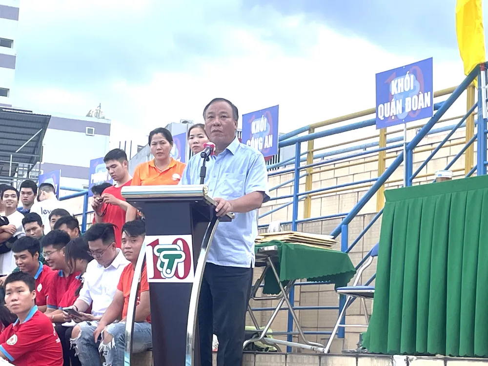 Phó Chủ tịch UBND quận 10 Bùi Thế Hải phát biểu tại buổi lễ