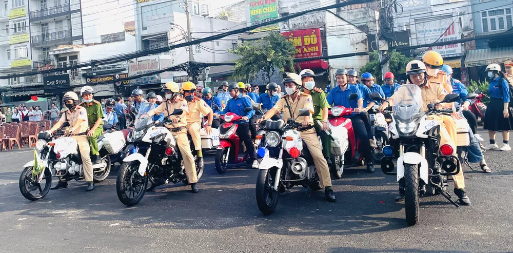 Quận 10 ra quân thực hiện Năm An toàn giao thông 2024 (3).jpg