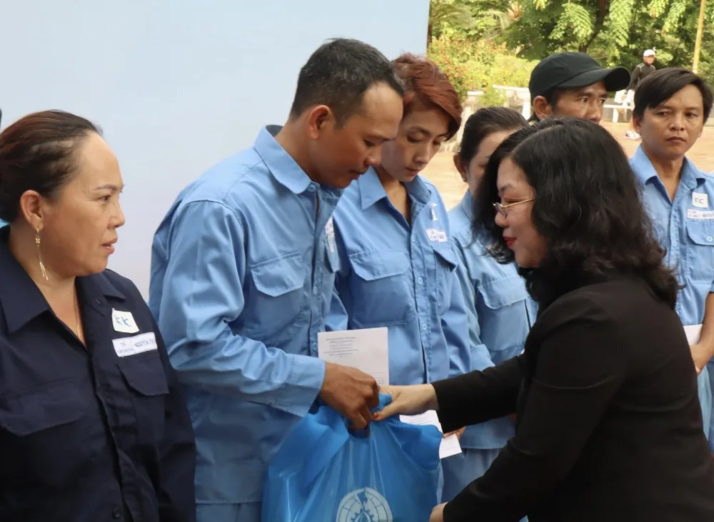 Nhiều hoạt động chăm lo thiết thực trong Tháng Công nhân lần thứ 16 (1).jpg