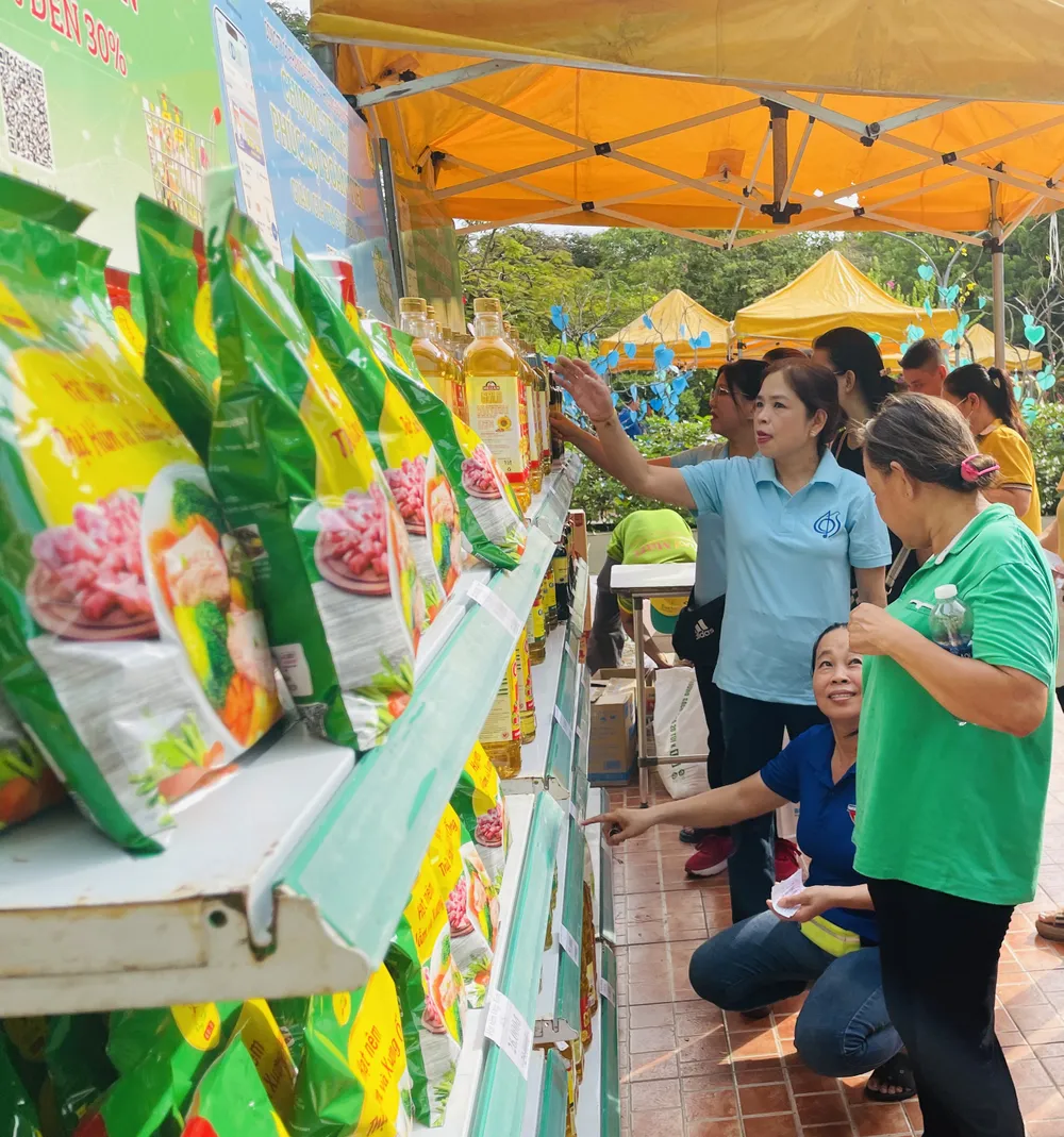 Nhiều hoạt động chăm lo thiết thực trong Tháng Công nhân lần thứ 16 (3).jpg