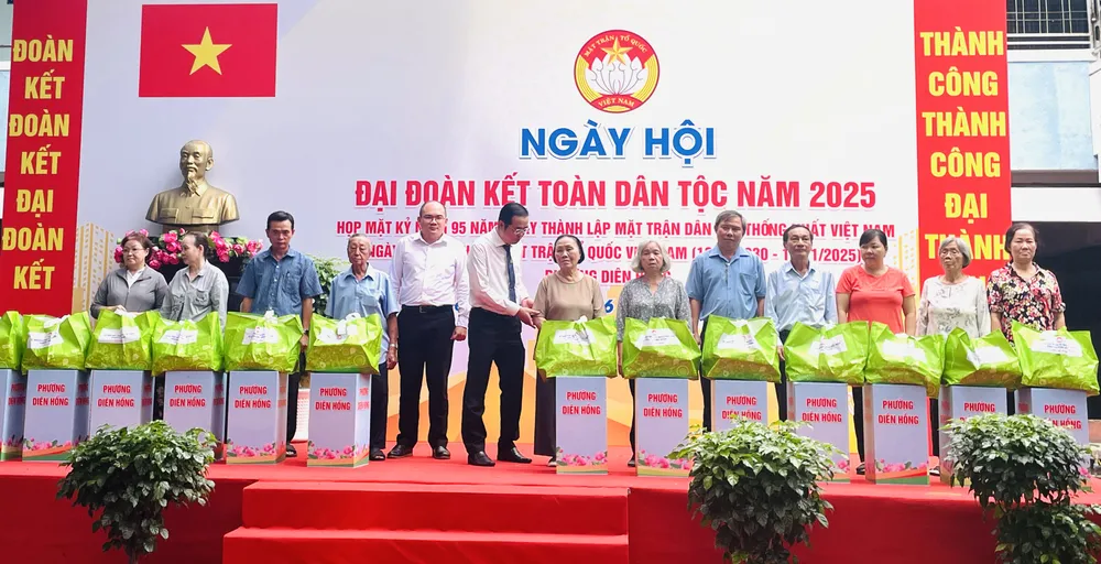 Ngày hội Đại đoàn kết phường Diên Hồng (3).jpg