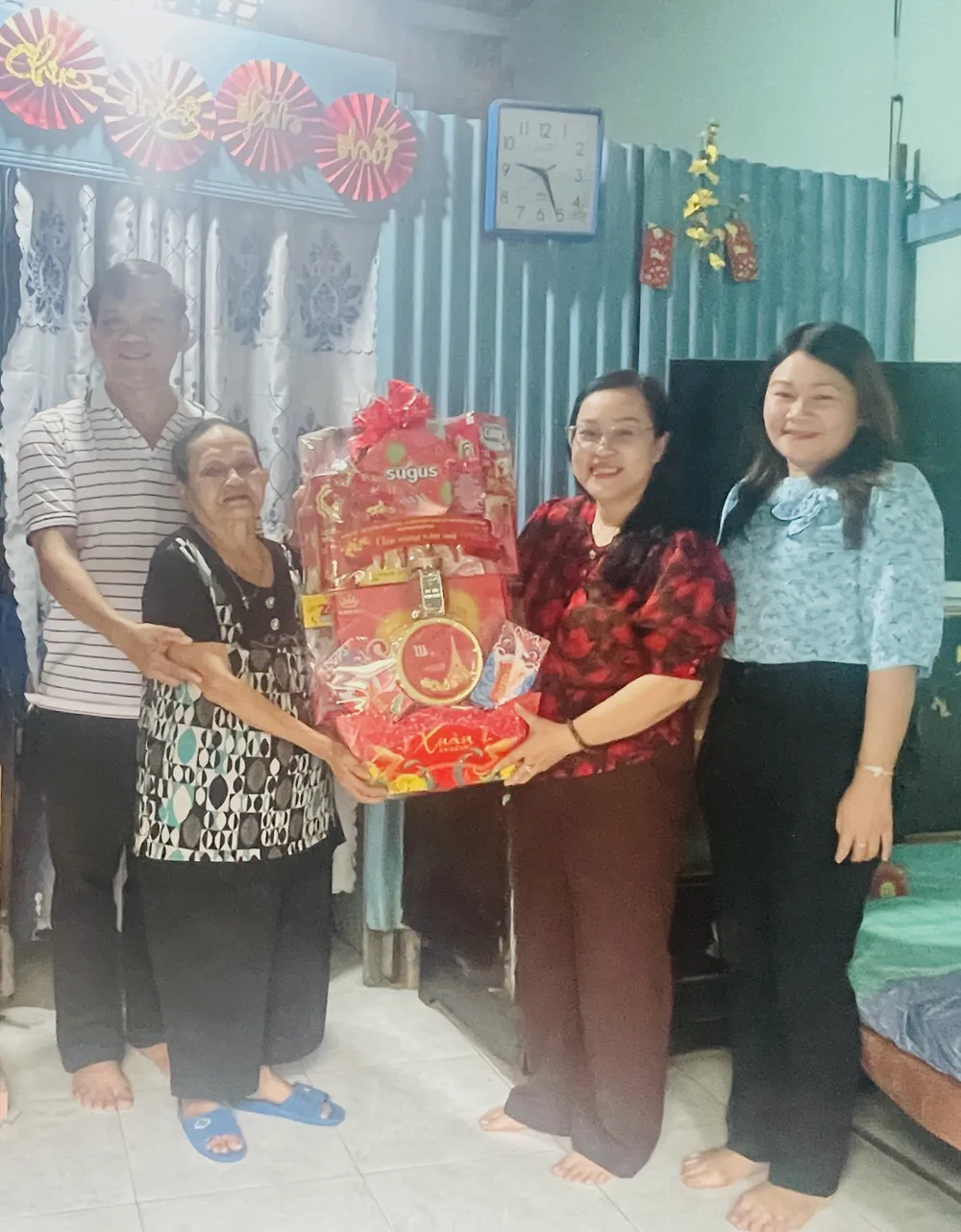 Xuân ấm áp đến với người khó khăn, neo đơn (3).jpg