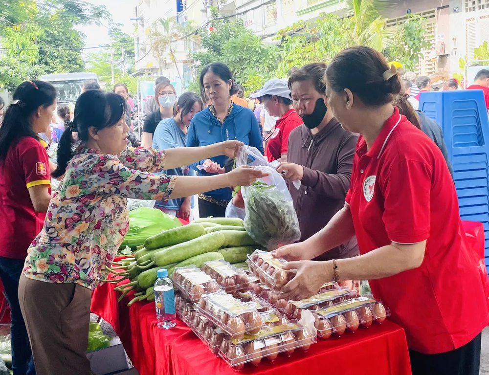 Phường Bình Phú phát động Tháng Nhân đạo (4).jpg