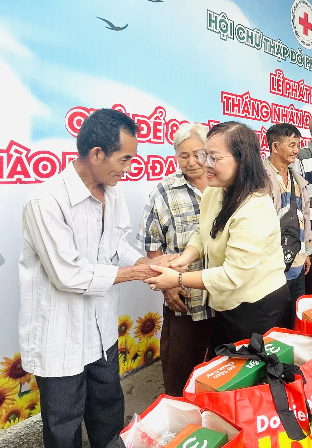 Phường Bình Phú phát động Tháng Nhân đạo (5).jpg