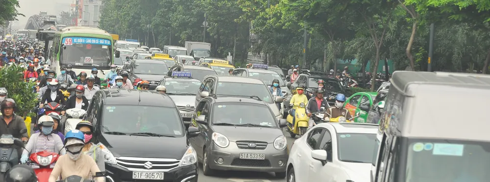 Lấy ý kiến người dân TPHCM về việc hạn chế xe cá nhân ảnh 1