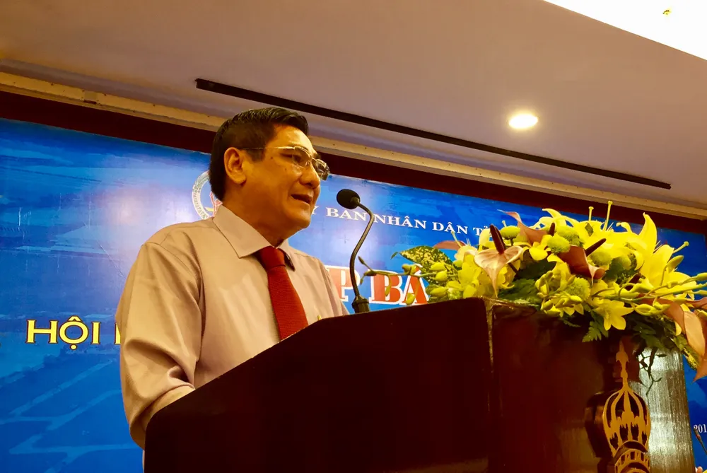 Phó Chủ tịch tỉnh Bến Tre ngồi quán cà phê gỡ vướng cho nhà đầu tư ảnh 1