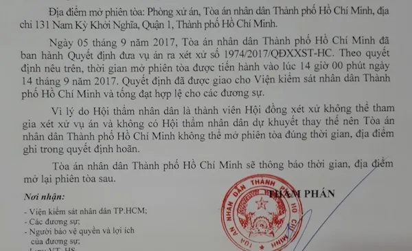 TAND TPHCM thông báo hoãn xử việc nguyên lãnh đạo Trường ĐH Hoa Sen kiện UBND TPHCM.