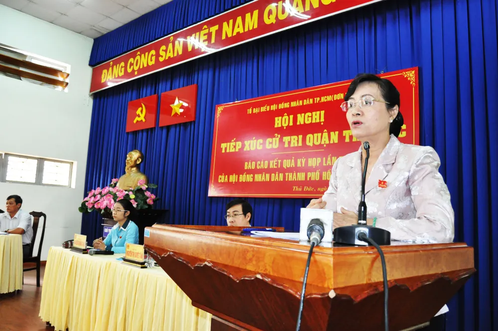 Chủ tịch HĐND TPHCM Nguyễn Thị Quyết Tâm phát biểu trong buổi tiếp xúc cử tri quận Thủ Đức. Ảnh: KIỀU PHONG