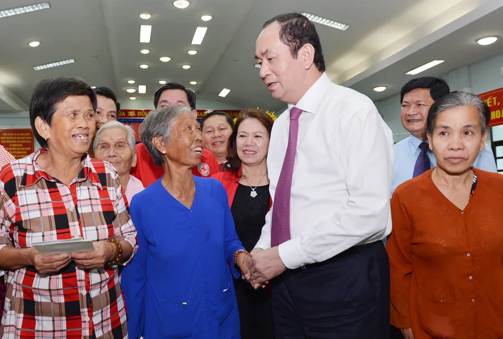 Chủ tịch nước Trần Đại Quang dâng hương tại Đền tưởng niệm liệt sĩ Bến Dược ảnh 5