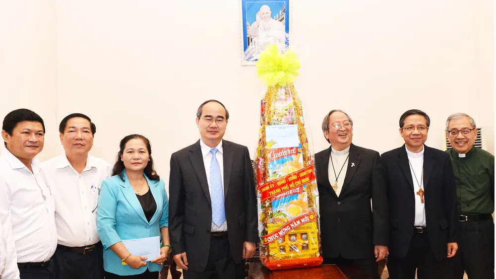 Bí thư Thành ủy TPHCM Nguyễn Thiện Nhân thăm, chúc tết hòa thượng, giám mục ảnh 3
