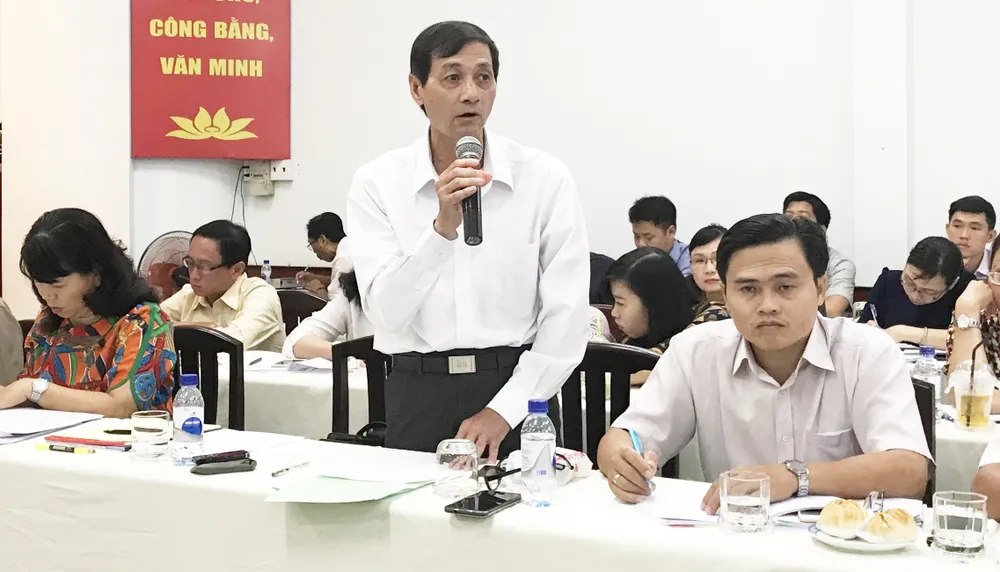 Tăng phí đỗ ô tô để làm giảm kẹt xe là không hợp lý ảnh 2