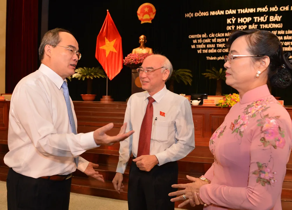 Từ ngày 1-4-2018, TPHCM tăng thu nhập cho cán bộ, công chức ảnh 1